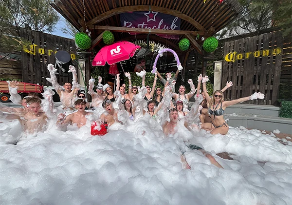 Poolparty am Zrce Beach