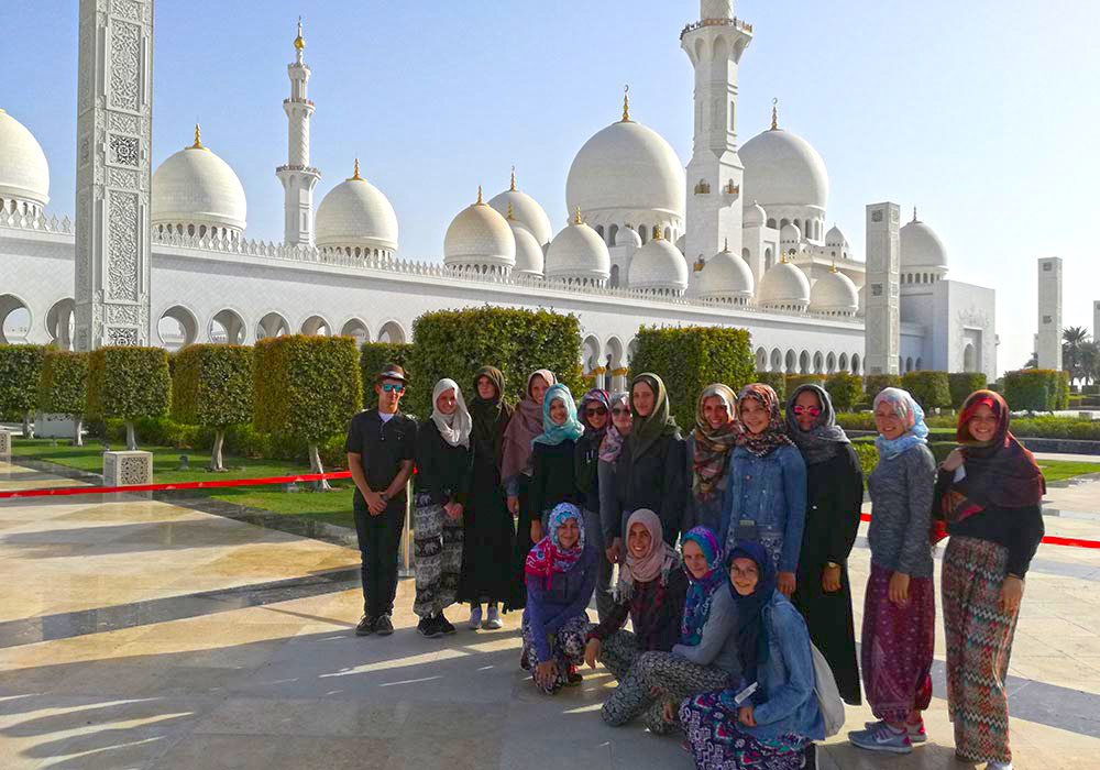 Western Passage - Abu Dhabi Scheich-Zayed-Grand-Moschee in Abu Dhabi