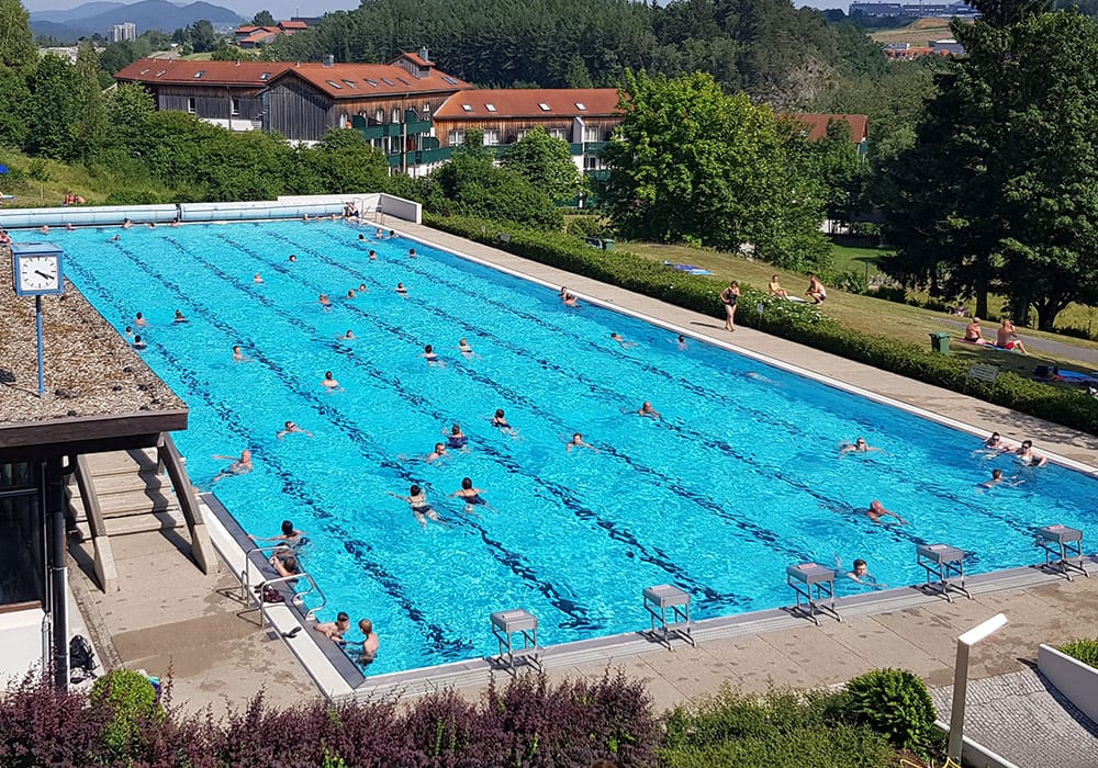 Freibadcamp Viechtach Dein Camp liegt direkt auf dem Freibadgelände.