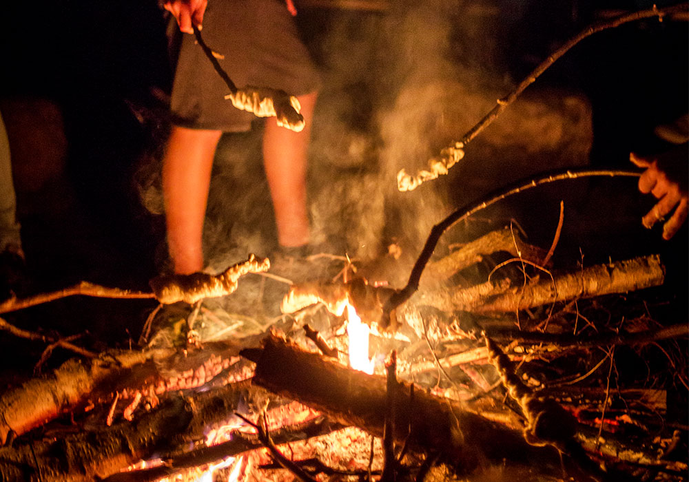 lagerfeuer Den Abend könnt ihr gemeinsam am Lagerfeuer ausklingen lassen.