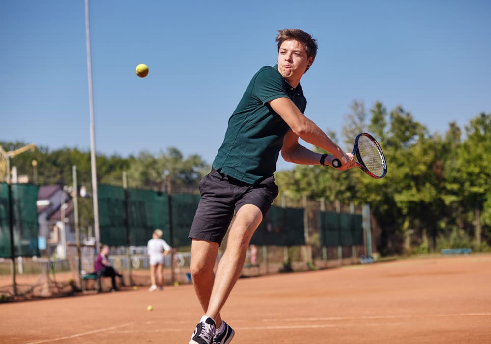 Tennisplatz auf dem Areal Beim Tennis kannst du dich so richtig auspowern.