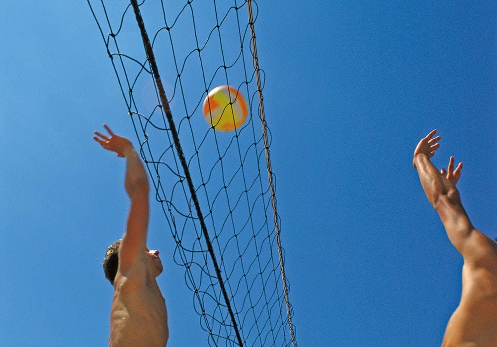 Sardinien - Beachvolleyball Auf unserem Beach-Sportplatz kannst du dich austoben bei Beach-Volleyball, Beach-Soccer oder Beach-Handball.