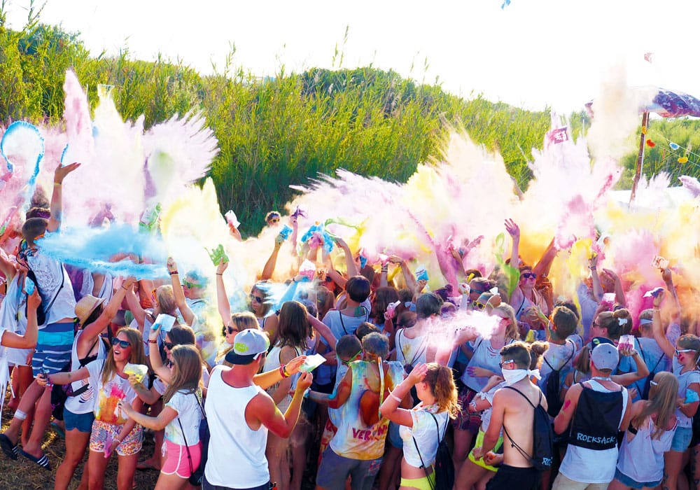 Friendsclub - Holi-Festival Holi-Festival - 3, 2, 1 … mach dich bunt!
