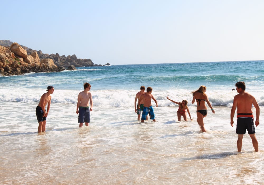 Malta - Golden Beach Nach dem Tauchen ist vor dem Chillen am Golden Beach.