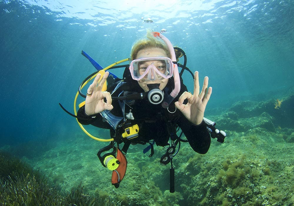 Malta, Bugibba - Taucher Alles ok! Unter Wasser „sprechen“ lernst du natürlich auch!