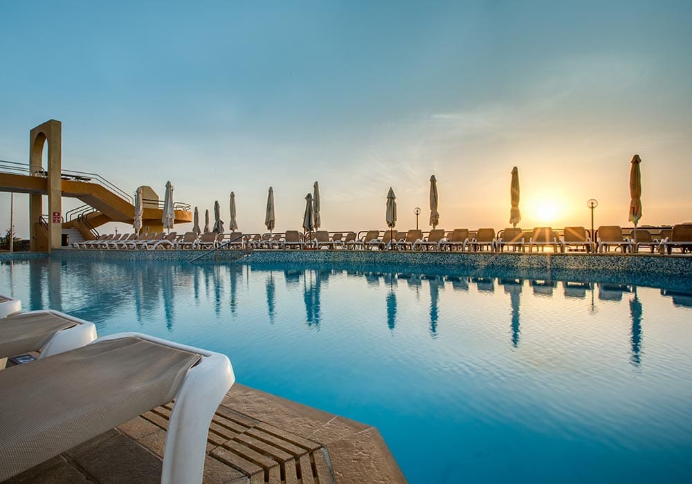 Malta, Bugibba - Pool im Hotel Seashells Resort Hier kannst du perfekt chillen und braun werden.