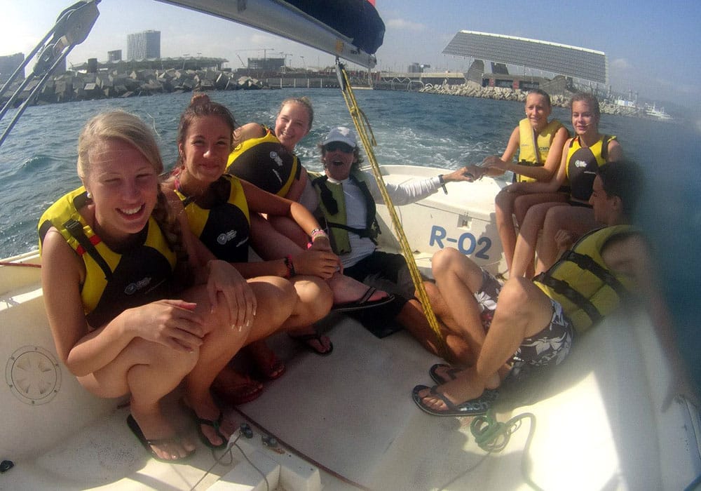 Barcelona - segeln Schon mal gesegelt? Hier kannst du reinschnuppern oder direkt einen Kurs machen!