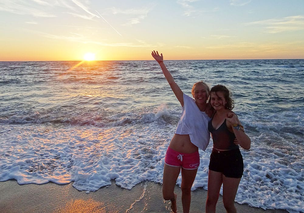 L'Escala - Beachaction Dich erwarten ein abwechslungsreiches Programm und coole Workshops, z. B. am Strand.