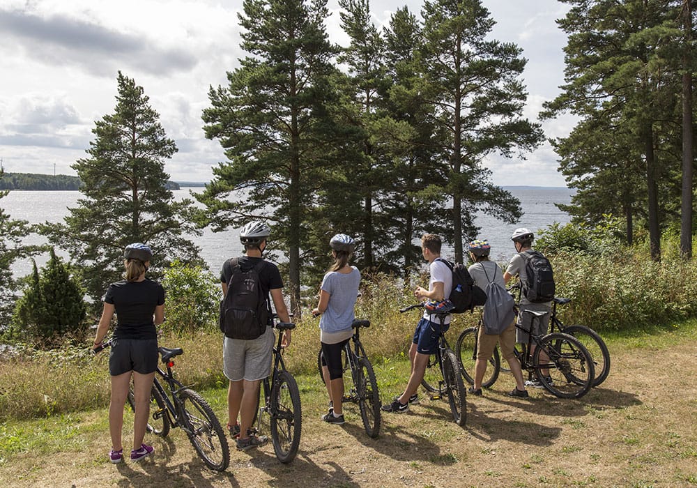 Mountainbiketour Wasser ist nicht dein Element? Dann schnapp' dir ein Mountainbike und erkunde die Gegend.