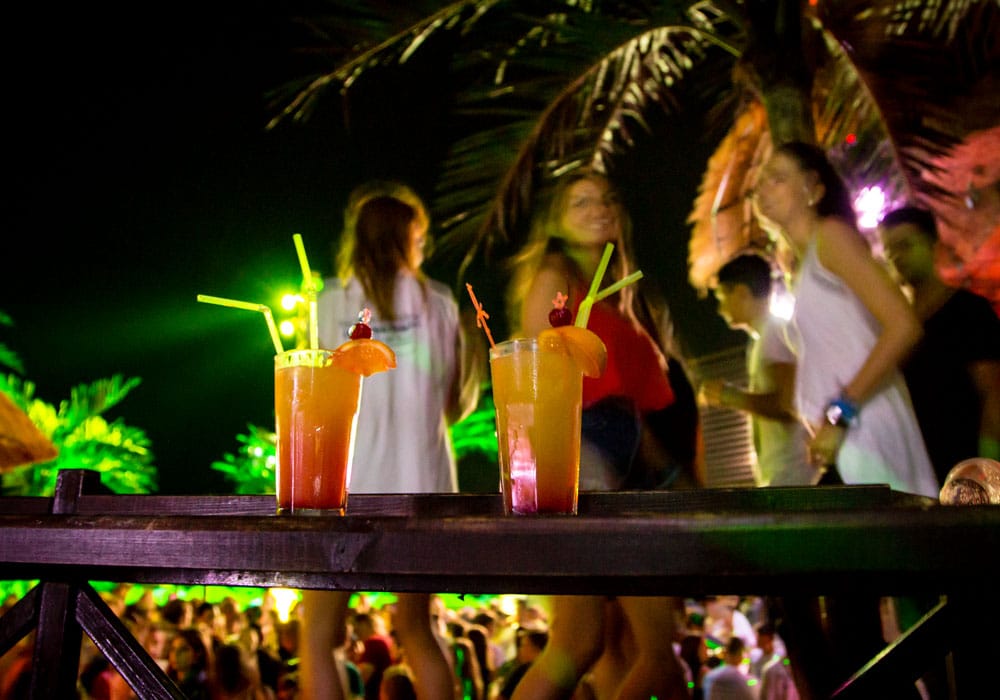 Goldstrand - Party Hier machen wir die Nacht zum Tag.