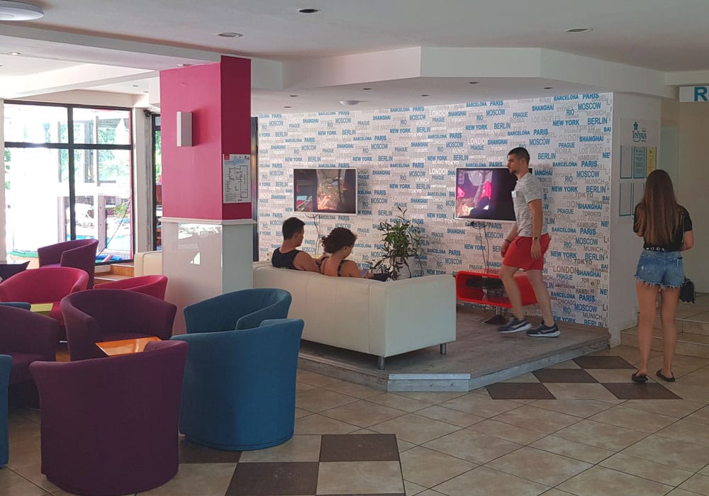 Lobby Die moderne Lobby mit vielen Sitzgelegenheiten.