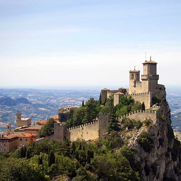 San Marino Ausflug Shopping und Sightseeing in San Marino