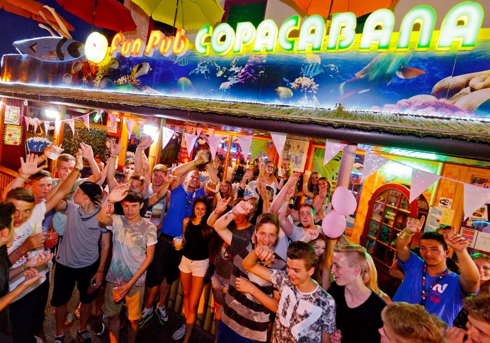 Copacabana Wir machen mit dir die Bars und Clubs der Stadt unsicher.