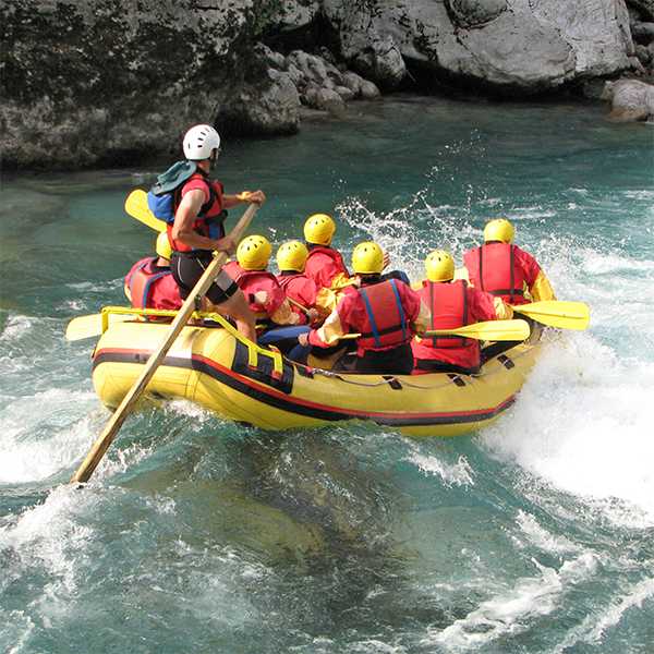 Raftingtour Ausflug Actionreiches Erlebnis bei der Raftingtour