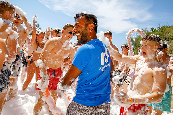 Daytime Party Daytime Party im Partyclub Zrce Beach