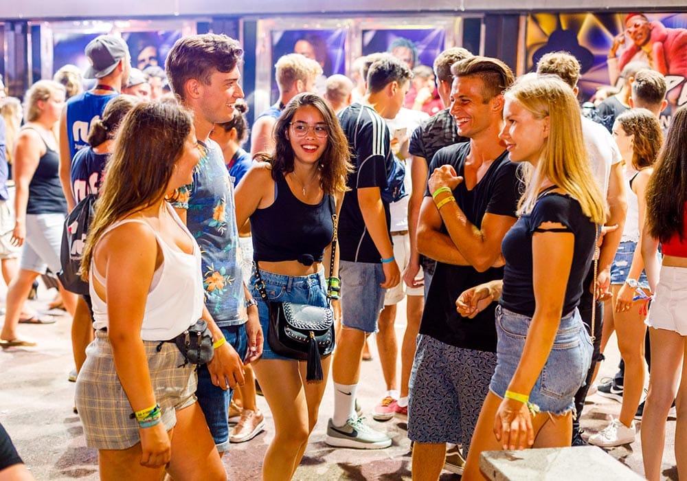 Lloret de Mar - Partymeile Jeden Abend erwartet dich ein anderer Club.