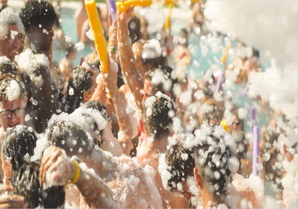 Lloret de Mar - Schaumparty Jeden Tag hast du die Schaumparty auf dem Festivalgelände nebenan inklusive.