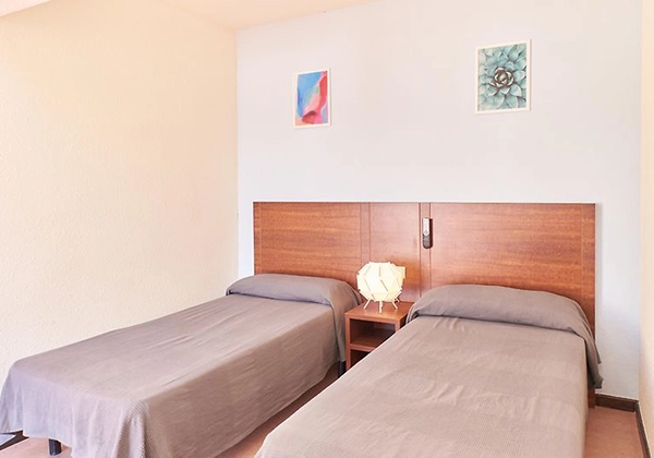 Dein Doppel-Zimmer im Partyclub Caribe