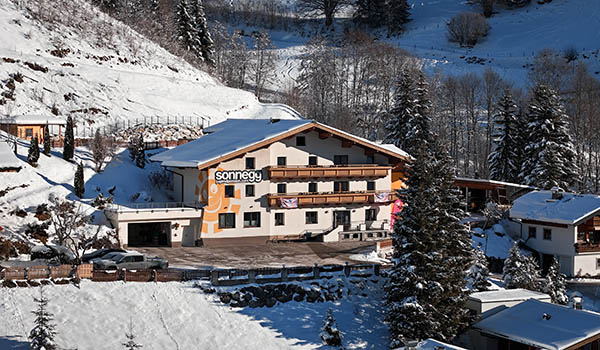 Jugendgästehaus Sonnegg Saalbach Hinterglemm Österreich
