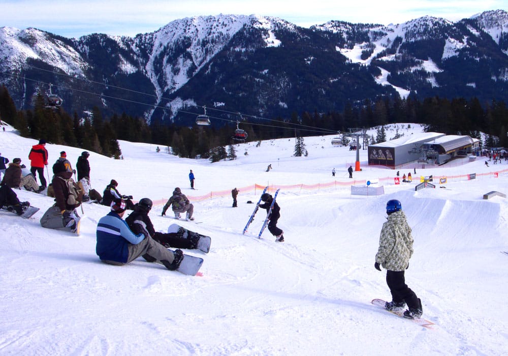 Flachau - Skigebiet Ab durchs Tor und rauf auf die Piste.