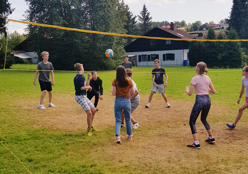 Volleyball Powere dich beim Volleyball aus.