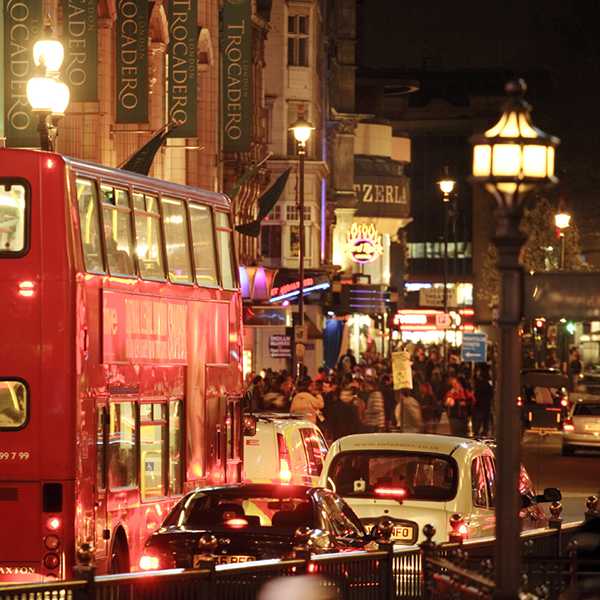 London Overnight Ausflug schöne Atmosphäre am Abend in London
