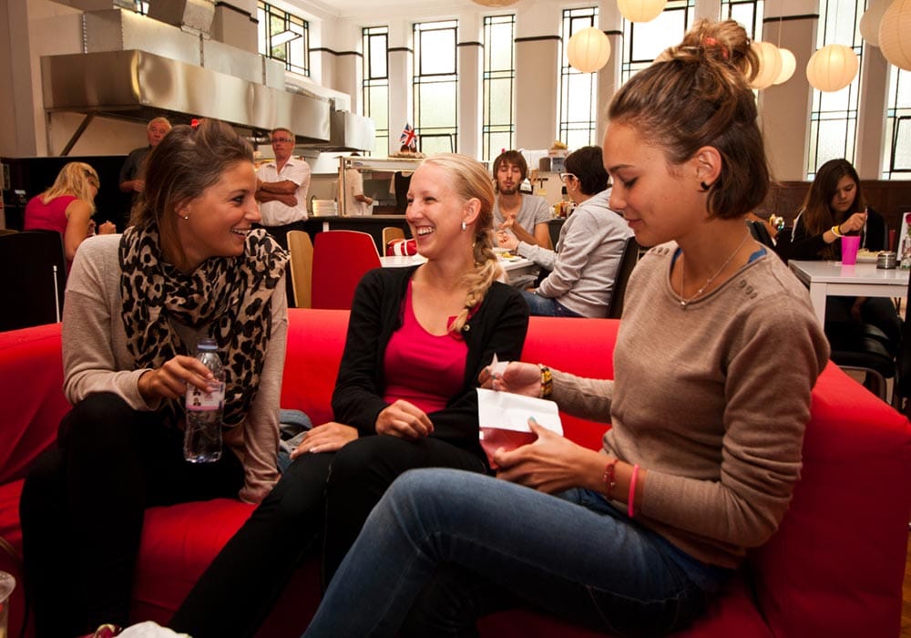 Bournemouth - Bistro in der Sprachschule Hier im Bistro der Sprachschule esst ihr gemeinsam.