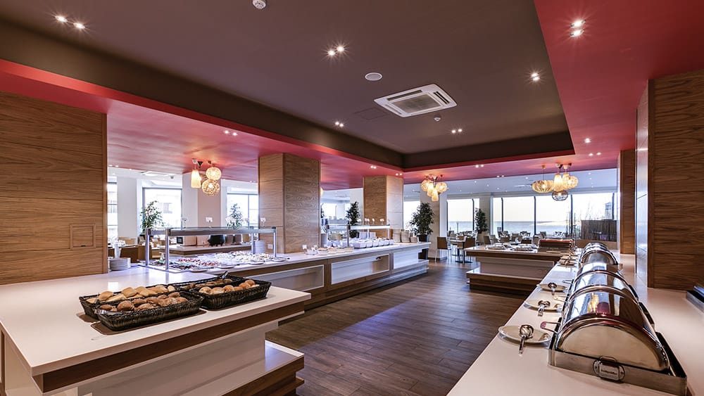 Restaurant des Hotels Genieße im Restaurant ein abwechslungsreiches Buffet und starte gut in den Tag.