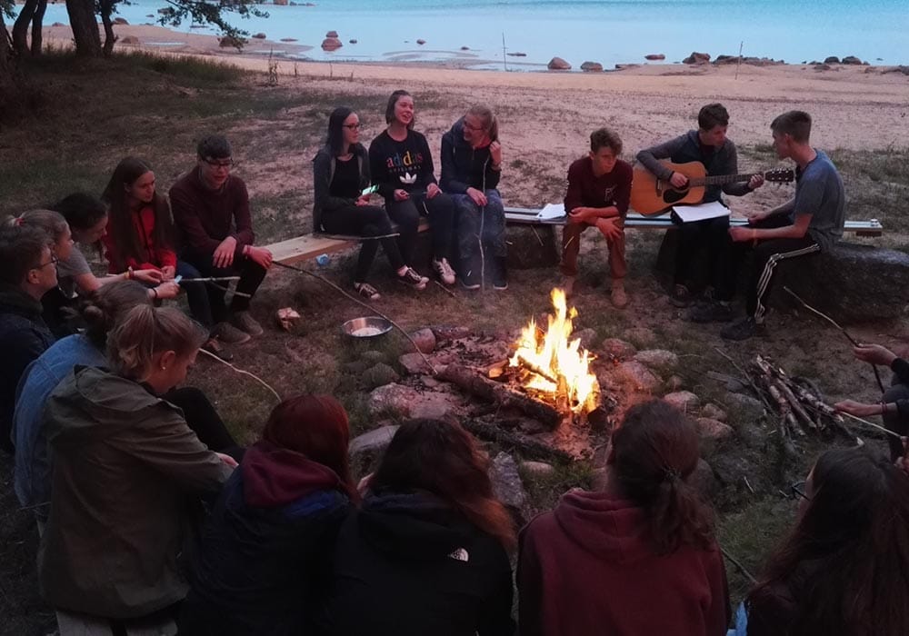 lagerfeuer Lagerfeuer, Stockbrot und Gitarrenmusik – das ist das Schweden-Feeling bei ruf!
