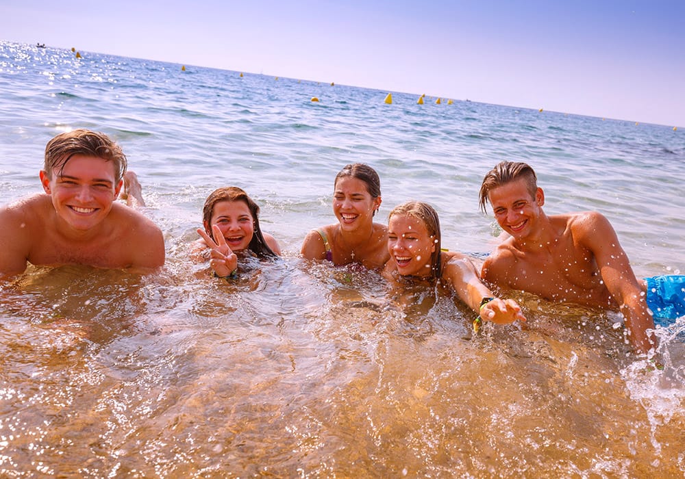 L´Escala - Beachaction Gönn dir eine Abkühlung im Meer!